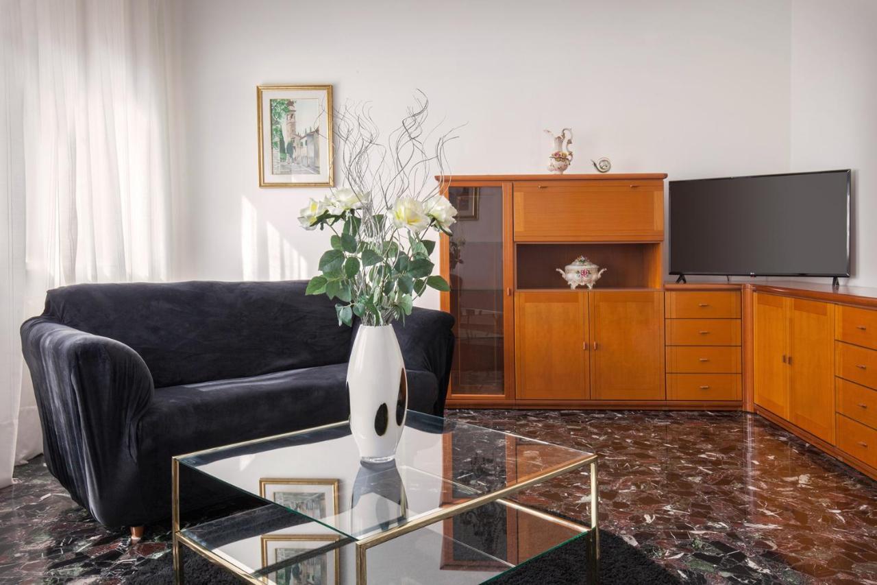 Villa Viola-Comoda villetta a Caprino Veronese Esterno foto